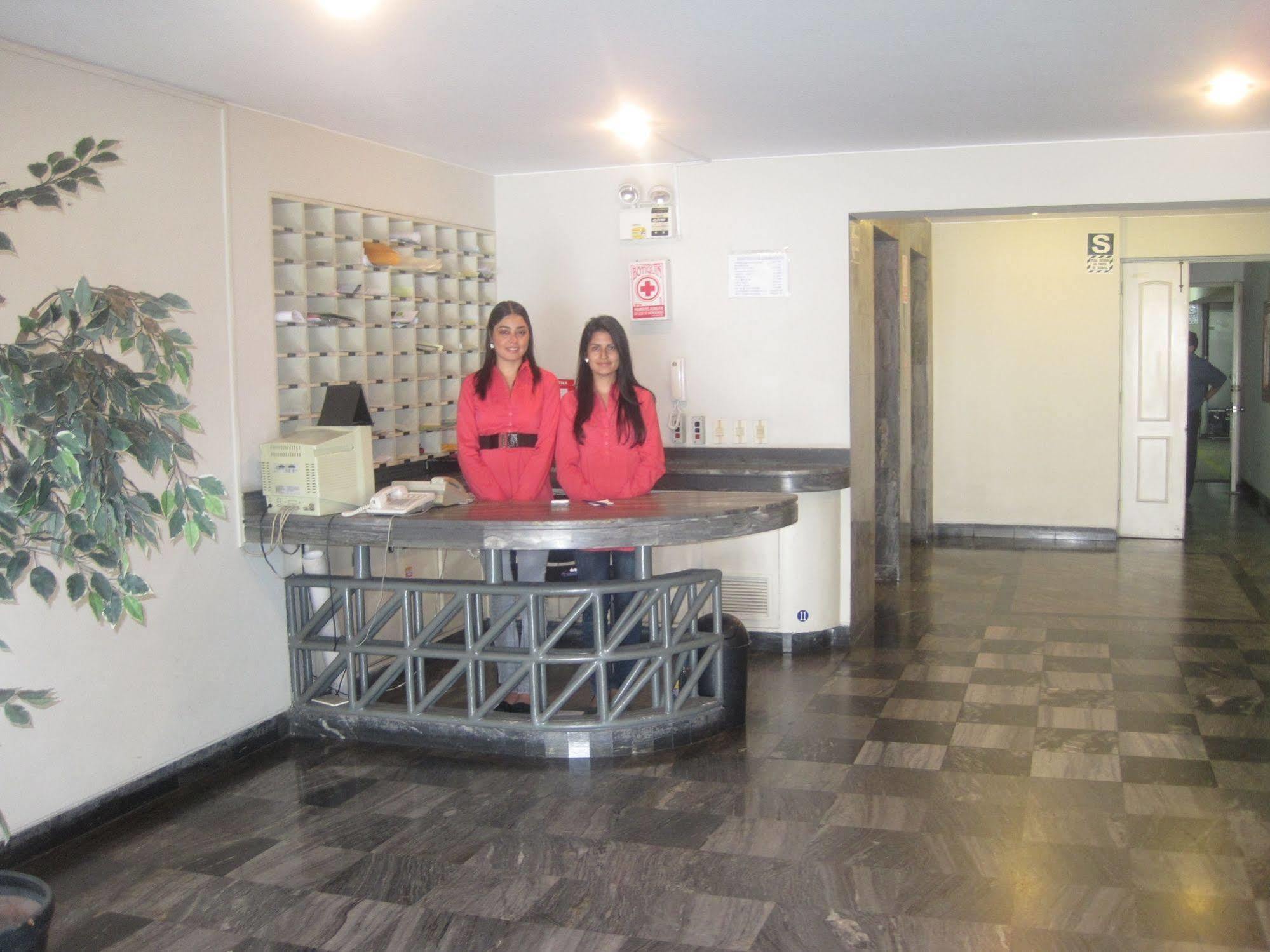 Suites Plaza Las Flores Lima Exteriör bild
