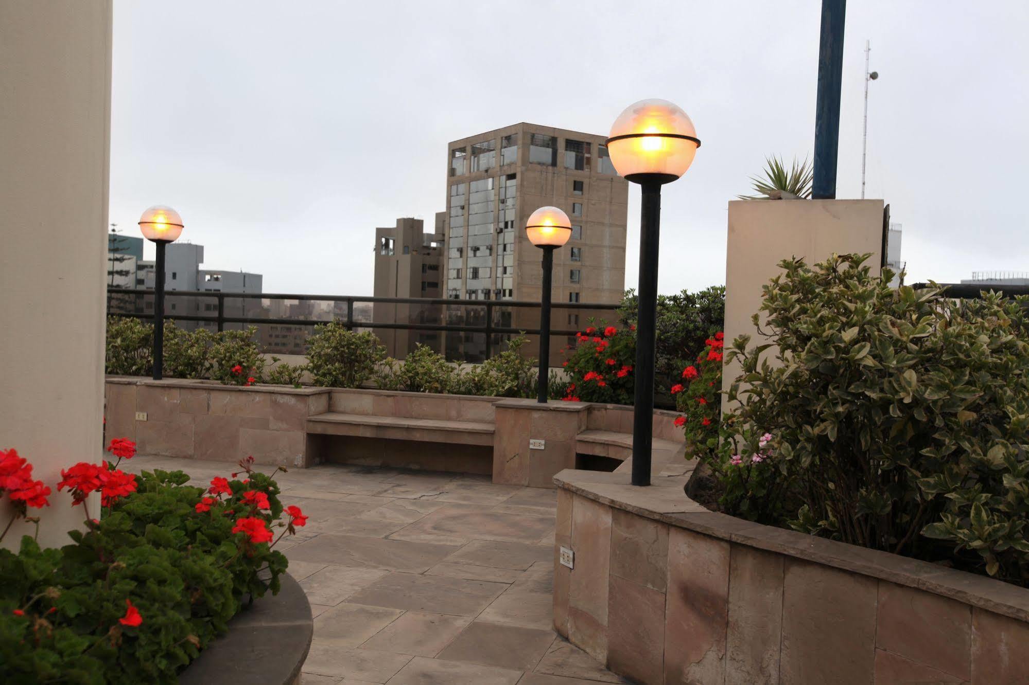 Suites Plaza Las Flores Lima Exteriör bild